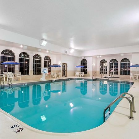 Travelodge & Suites By Wyndham Fargo/Moorhead Esterno foto