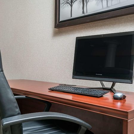 Travelodge & Suites By Wyndham Fargo/Moorhead Esterno foto