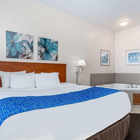 Travelodge & Suites By Wyndham Fargo/Moorhead Esterno foto