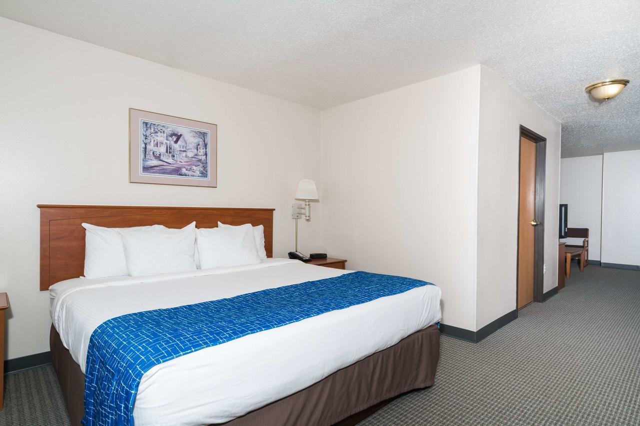 Travelodge & Suites By Wyndham Fargo/Moorhead Esterno foto