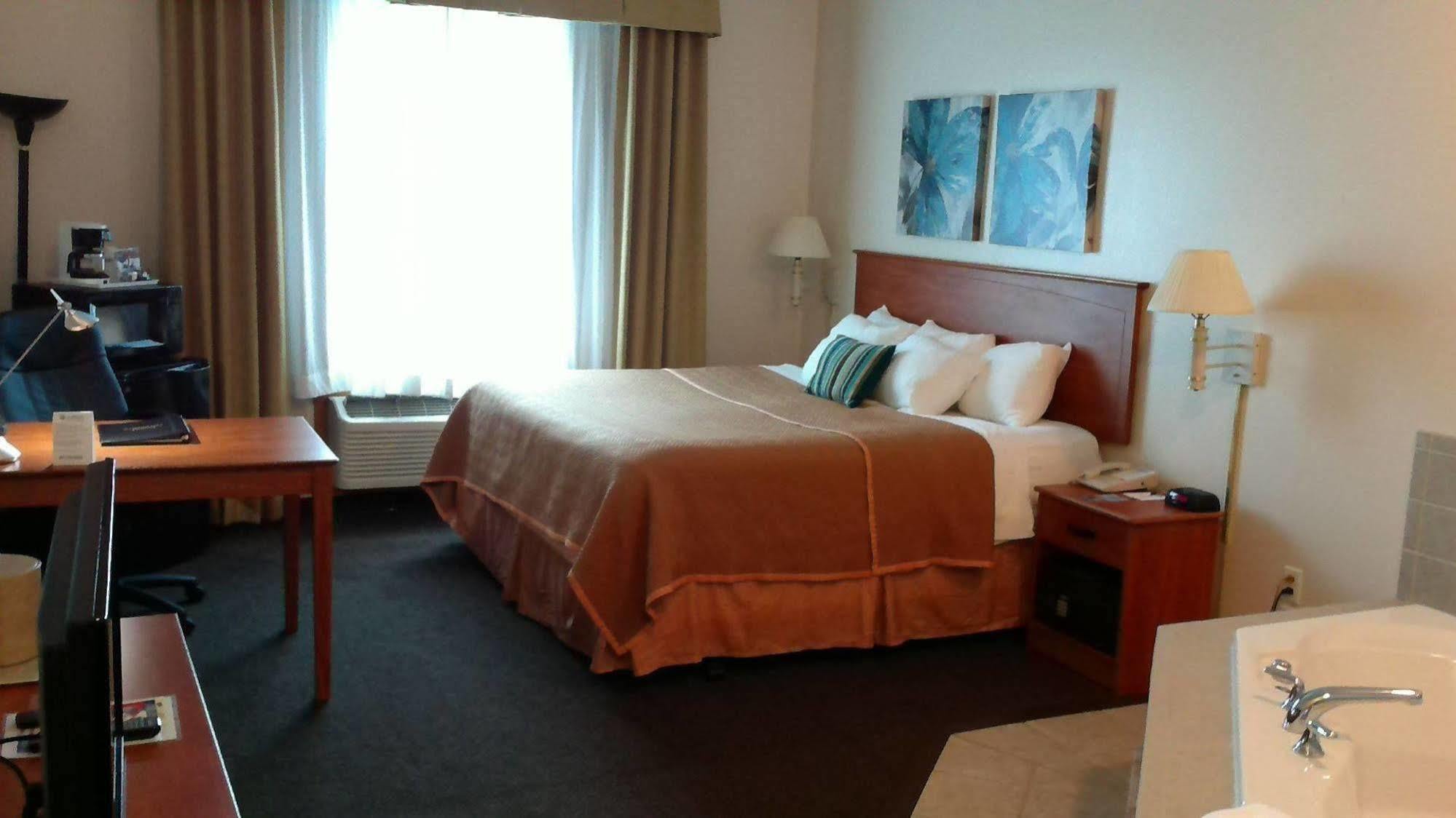 Travelodge & Suites By Wyndham Fargo/Moorhead Esterno foto